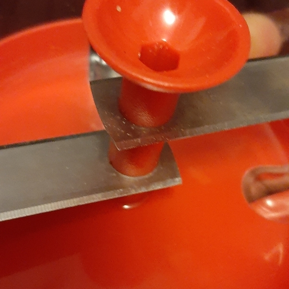 Tupperware hand chopper Chop N Prep - Picture 3 of 5